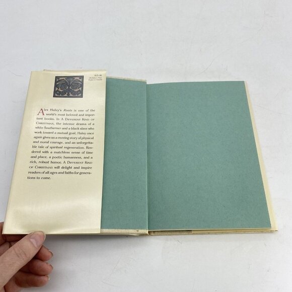 A Different Kind Of Christmas by Alex Haley 1988 First Edition Hardcover DJ - Picture 6 of 15